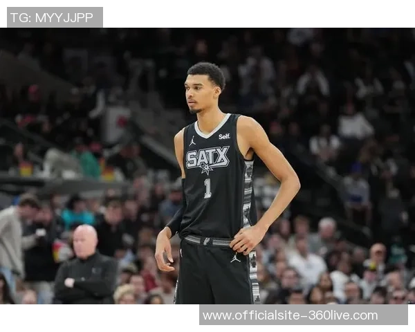 文班亚马场均20分10篮板3盖帽表现出色新秀奖呼声高涨